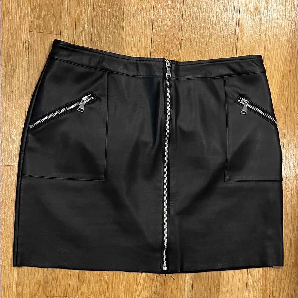 Express Black Mini Skirt with Zipper Accents